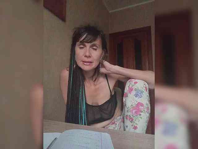 Hellenalonenochka webcam