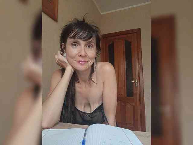 Hellenalonenochka webcam