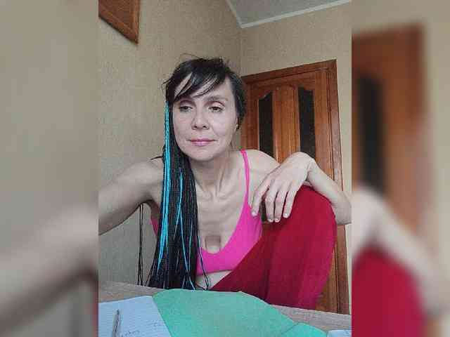 Hellenalonenochka webcam