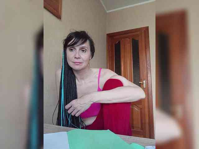 Hellenalonenochka webcam