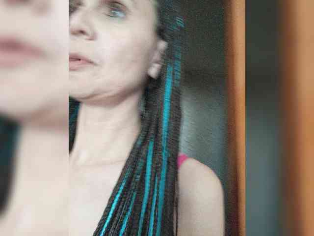 Hellenalonenochka webcam