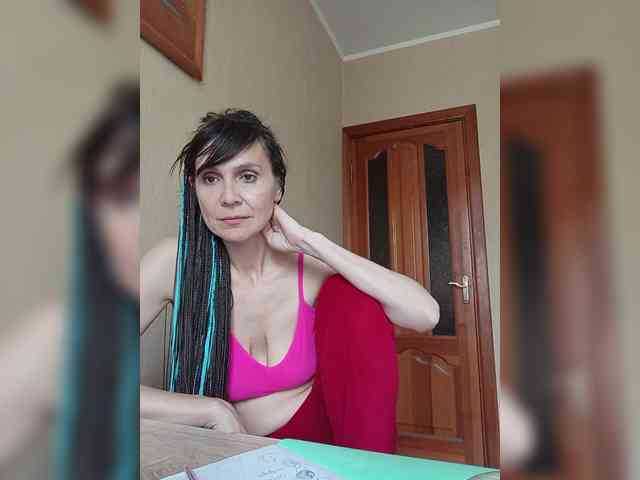 Hellenalonenochka webcam