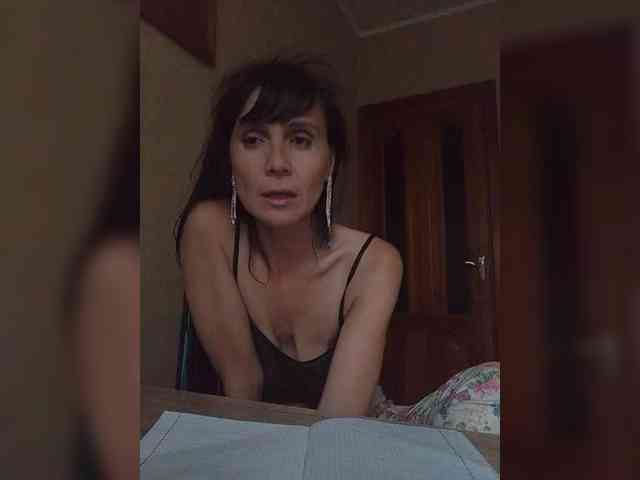 Hellenalonenochka webcam