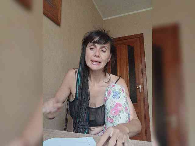 Hellenalonenochka webcam
