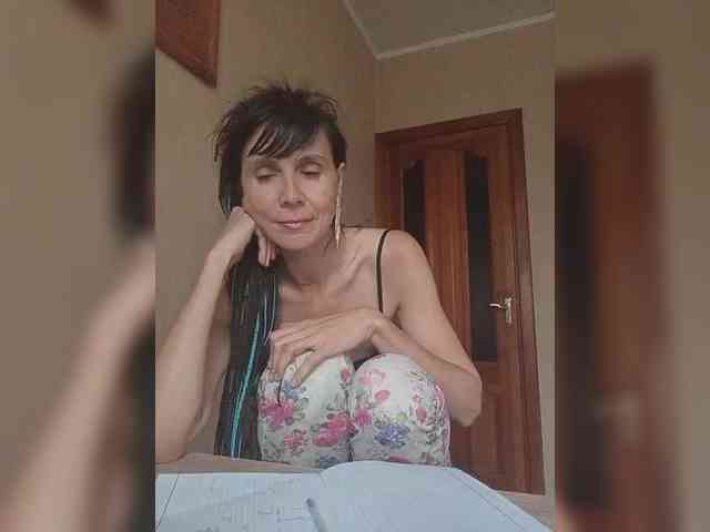 Hellenalonenochka webcam