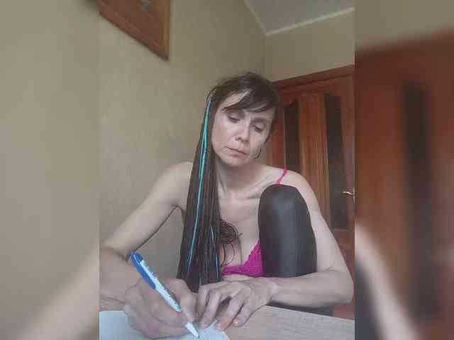 Hellenalonenochka webcam