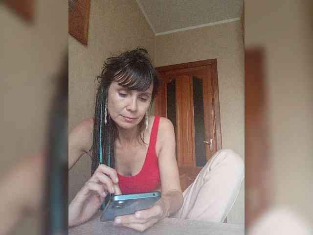 Hellenalonenochka webcam