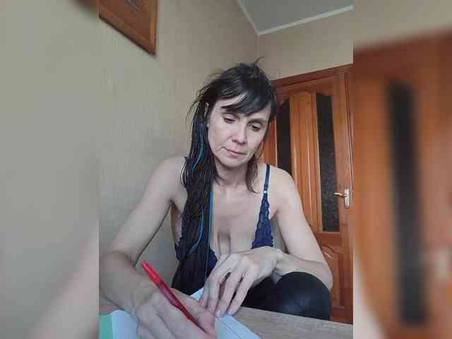 Hellenalonenochka webcam