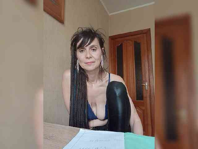 Hellenalonenochka webcam