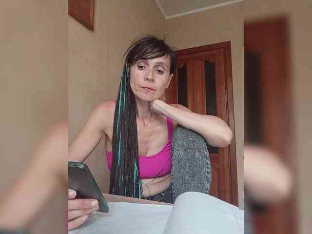 Hellenalonenochka webcam