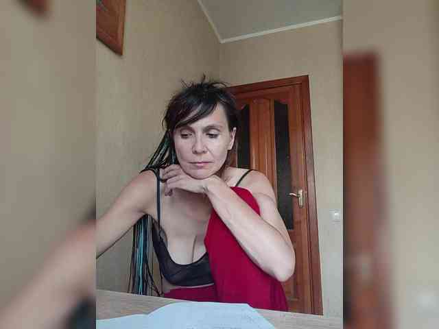 Hellenalonenochka webcam