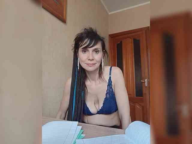 Hellenalonenochka webcam