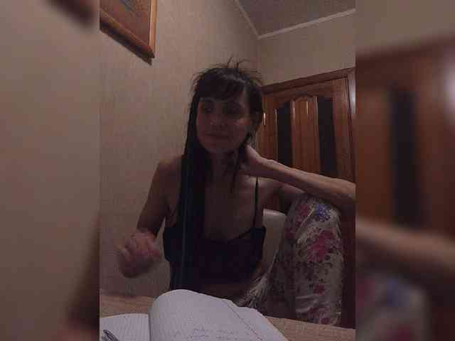 Hellenalonenochka webcam