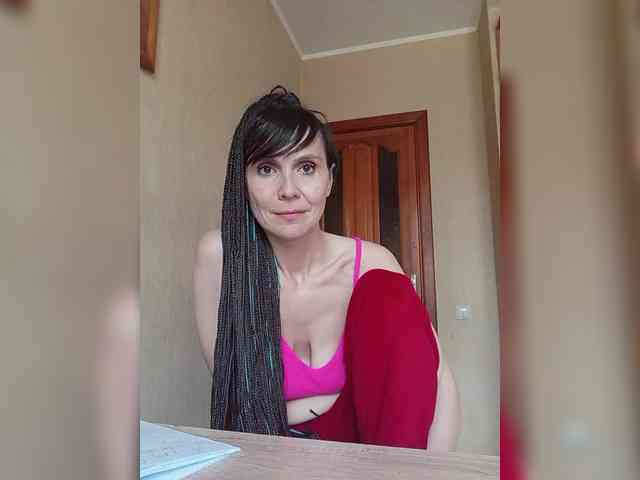 Hellenalonenochka webcam