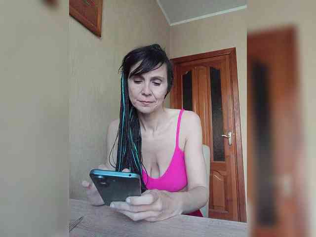 Hellenalonenochka webcam
