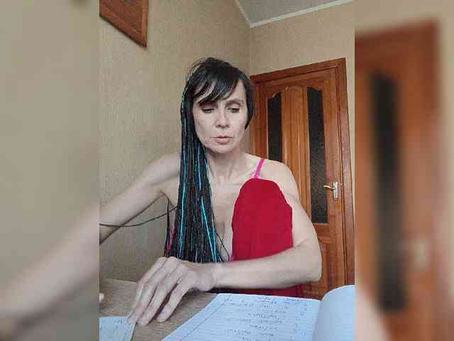 Hellenalonenochka webcam