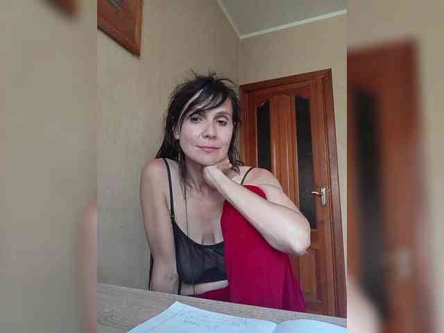 Hellenalonenochka webcam