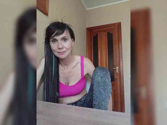 Hellenalonenochka webcam