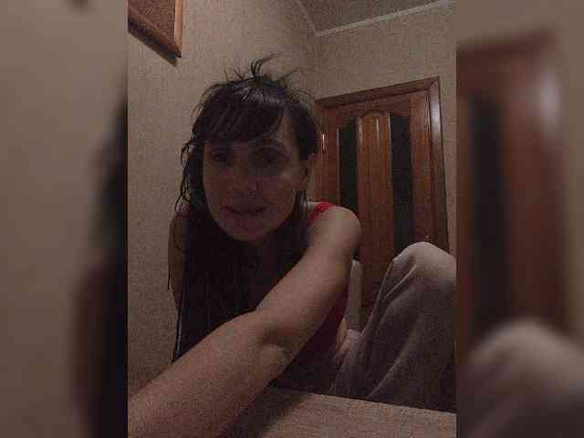 Hellenalonenochka webcam