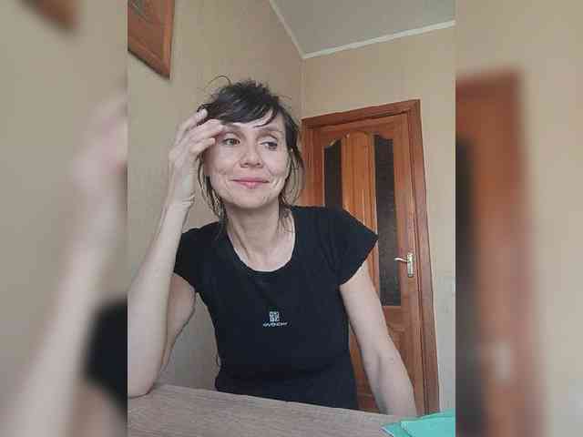 Hellenalonenochka webcam