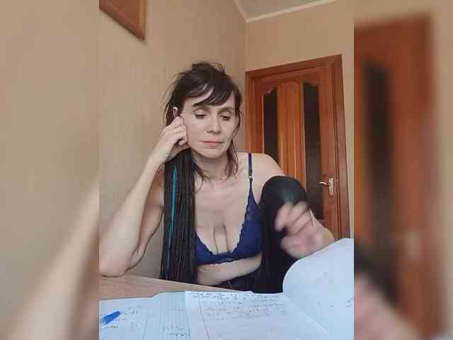 Hellenalonenochka webcam