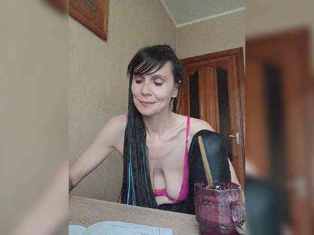 Hellenalonenochka webcam