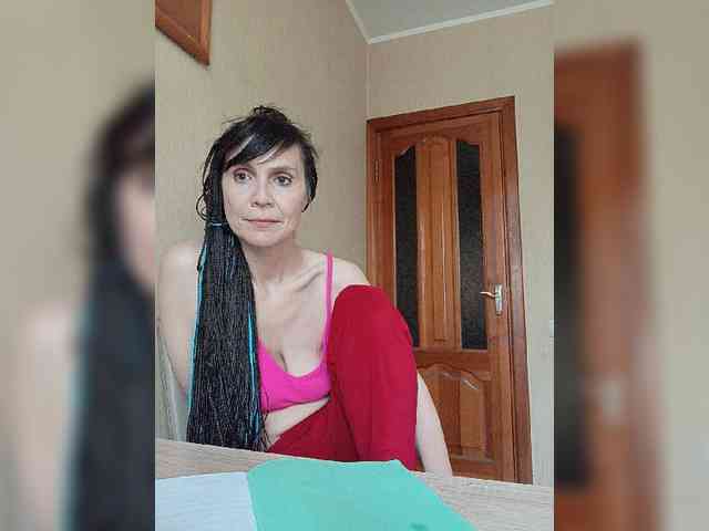 Hellenalonenochka webcam