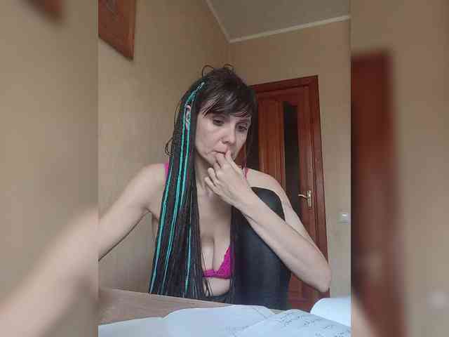 Hellenalonenochka webcam