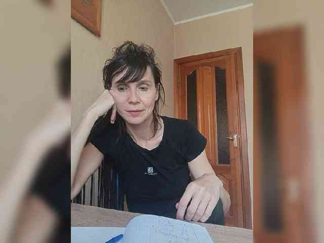 Hellenalonenochka webcam