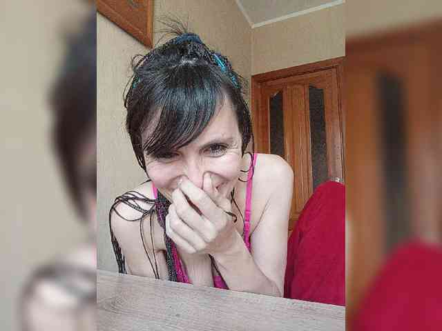 Hellenalonenochka webcam