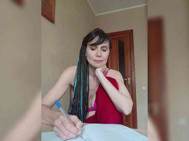 Hellenalonenochka webcam