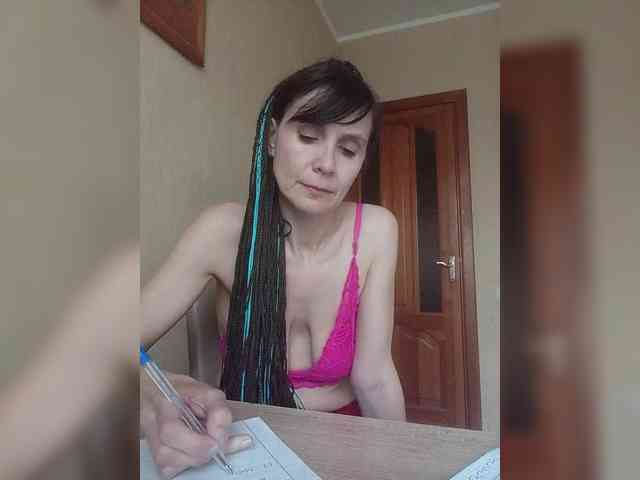 Hellenalonenochka webcam