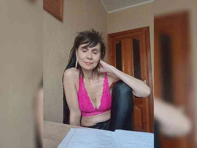 Hellenalonenochka webcam