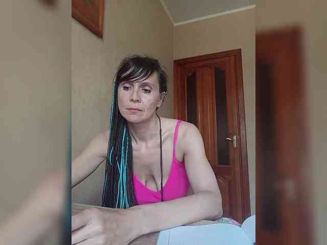 Hellenalonenochka webcam