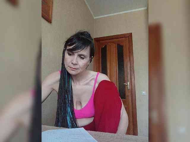 Hellenalonenochka webcam