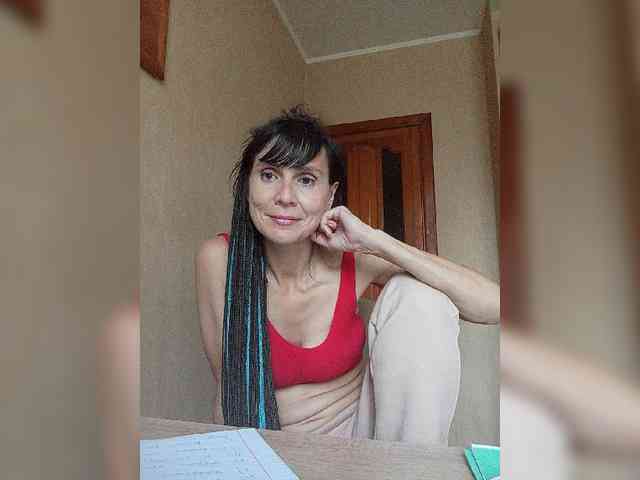 Hellenalonenochka webcam