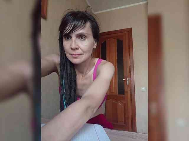 Hellenalonenochka webcam