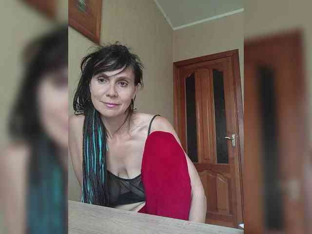 Hellenalonenochka webcam
