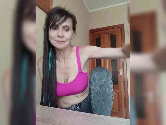 Hellenalonenochka webcam