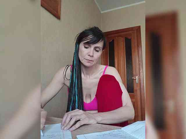 Hellenalonenochka webcam