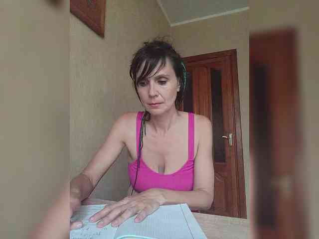 Hellenalonenochka webcam
