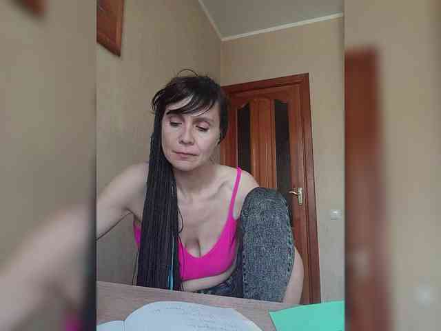 Hellenalonenochka webcam