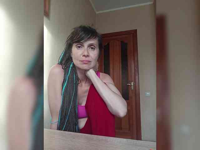 Hellenalonenochka webcam