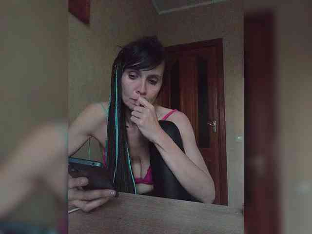 Hellenalonenochka webcam