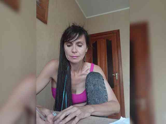 Hellenalonenochka webcam