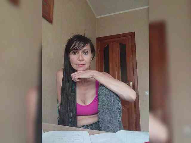 Hellenalonenochka webcam
