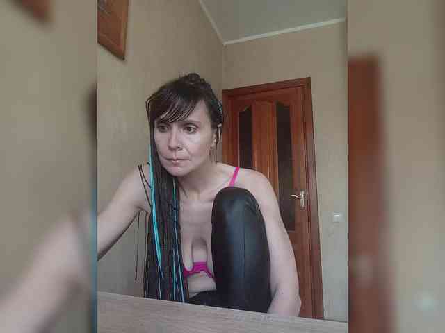 Hellenalonenochka webcam