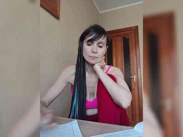 Hellenalonenochka webcam