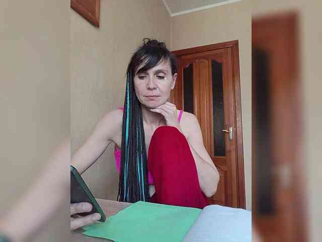 Hellenalonenochka webcam