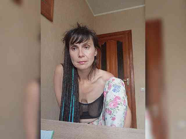 Hellenalonenochka webcam